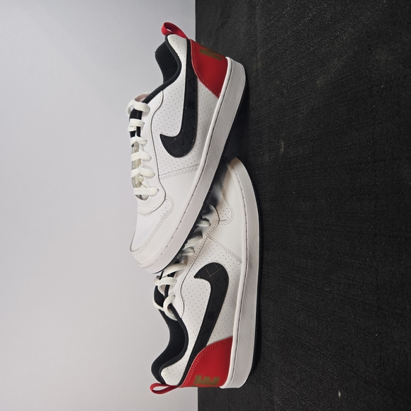 Nike White and Red Sneakers - Picture 1 of 7